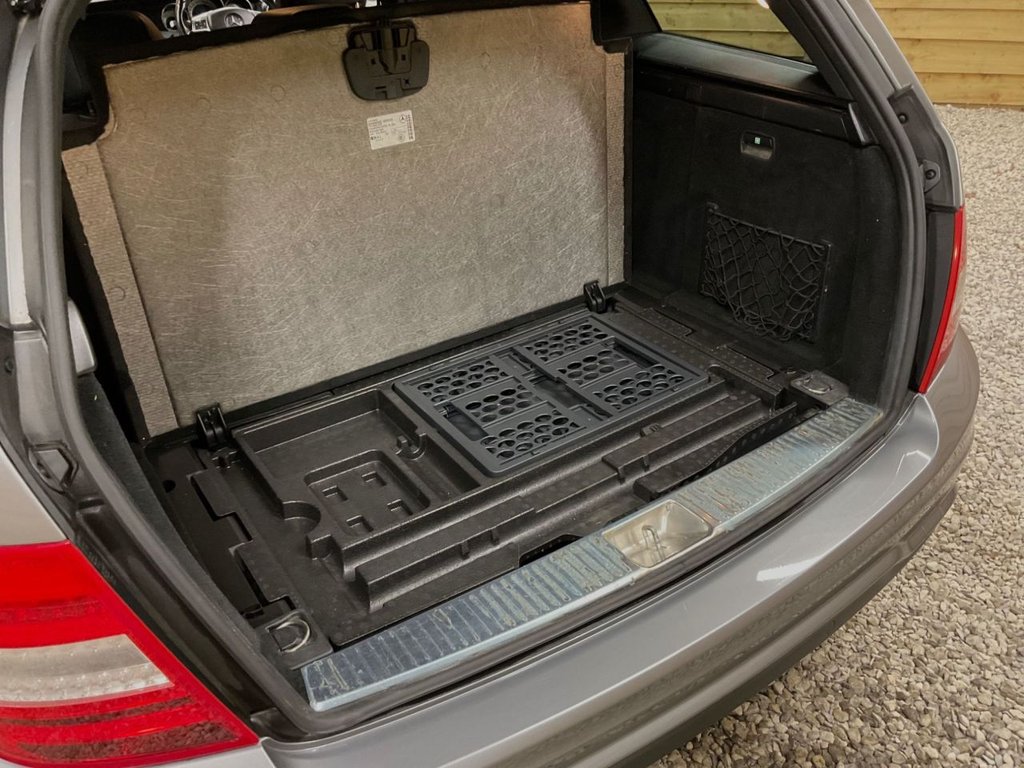 Used Mercedes-Benz C Class 2012 for sale - 76783995: Photo 49