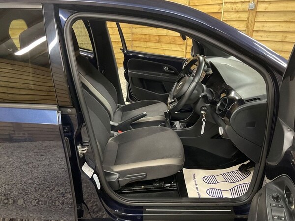Used Volkswagen up! 2015 for sale - 75602533: Photo 12