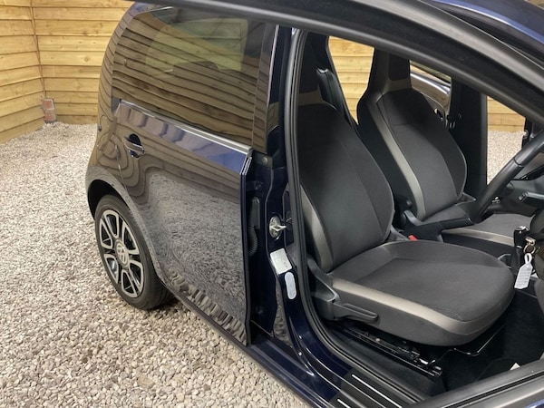 Used Volkswagen up! 2015 for sale - 75602533: Photo 13
