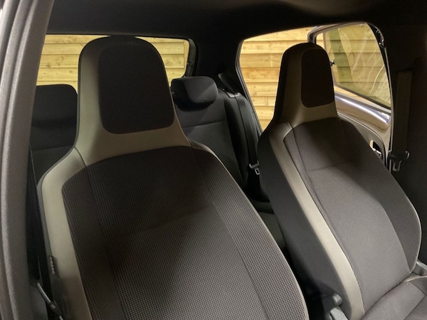 Used Volkswagen up! 2015 for sale - 75602533: Photo 14