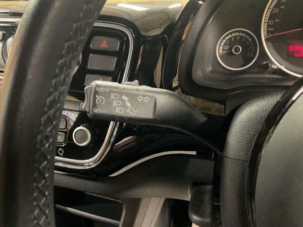 Used Volkswagen up! 2015 for sale - 75602533: Photo 31