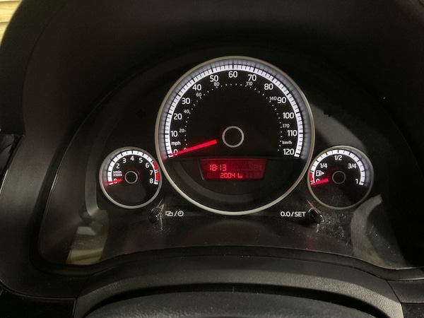 Used Volkswagen up! 2015 for sale - 75602533: Photo 34