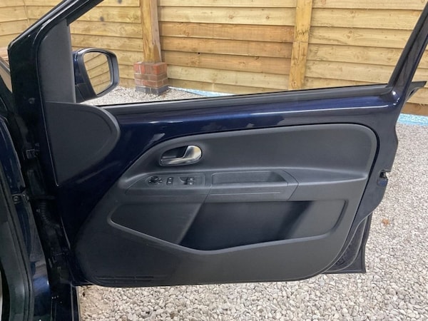 Used Volkswagen up! 2015 for sale - 75602533: Photo 9