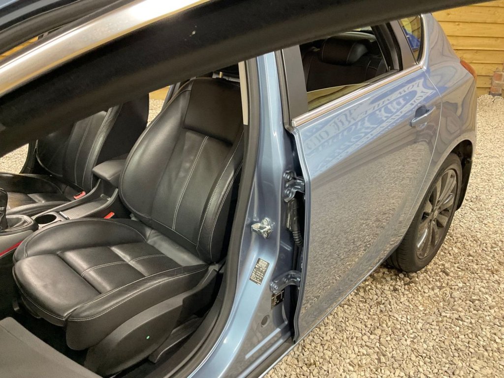 Used Vauxhall Astra 2010 for sale - 76236000: Photo 20