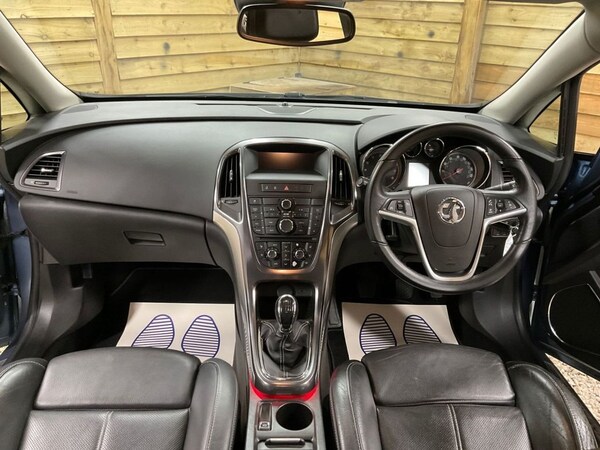 Used Vauxhall Astra 2010 for sale - 76236000: Photo 24