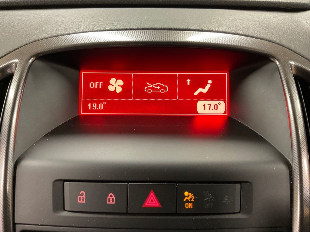 Used Vauxhall Astra 2010 for sale - 76236000: Photo 36