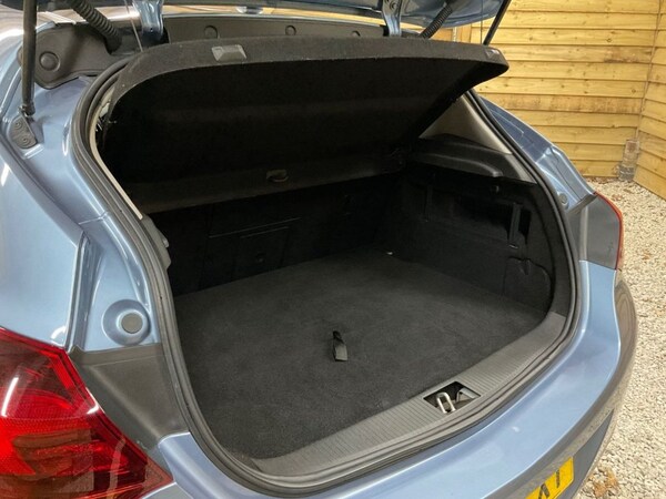 Used Vauxhall Astra 2010 for sale - 76236000: Photo 41