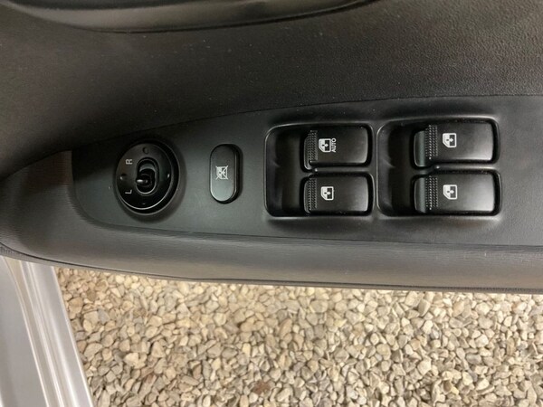 Used Hyundai i10 2012 for sale - 75286603: Photo 10