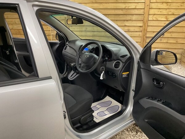 Used Hyundai i10 2012 for sale - 75286603: Photo 11