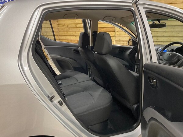 Used Hyundai i10 2012 for sale - 75286603: Photo 15