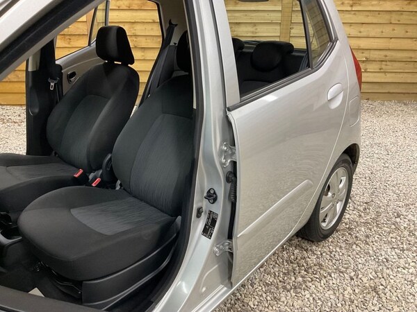 Used Hyundai i10 2012 for sale - 75286603: Photo 19