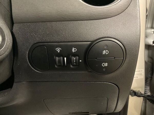 Used Hyundai i10 2012 for sale - 75286603: Photo 30