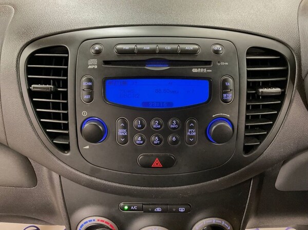 Used Hyundai i10 2012 for sale - 75286603: Photo 31