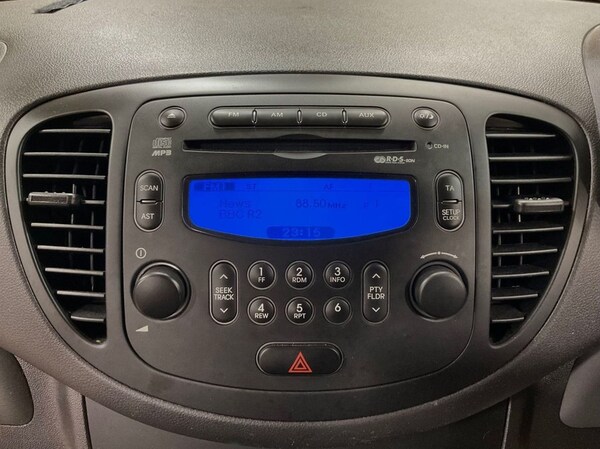 Used Hyundai i10 2012 for sale - 75286603: Photo 32