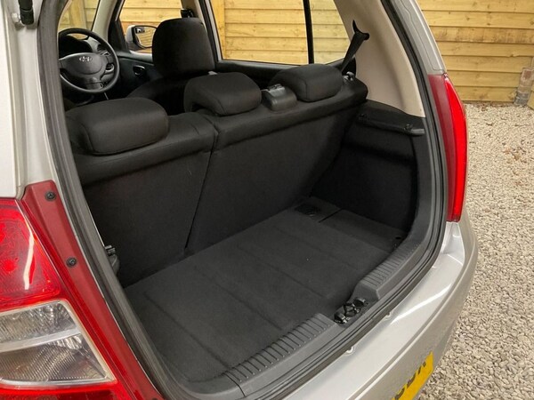 Used Hyundai i10 2012 for sale - 75286603: Photo 40