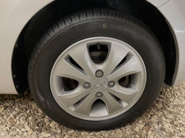 Used Hyundai i10 2012 for sale - 75286603: Photo 48