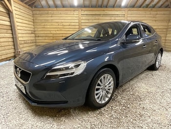 Used Volvo V40 2017 for sale - 78181257: Photo