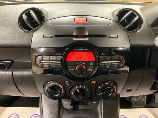 Used Mazda Mazda2 2013 for sale - 74756833: Photo 38
