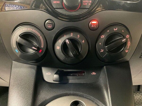 Used Mazda Mazda2 2013 for sale - 74756833: Photo 39