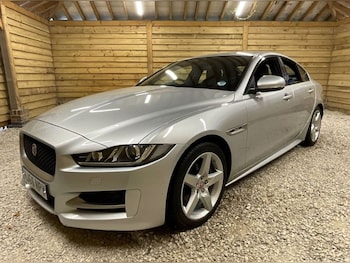 Used Jaguar XE 2016 for sale - 79538814: Photo