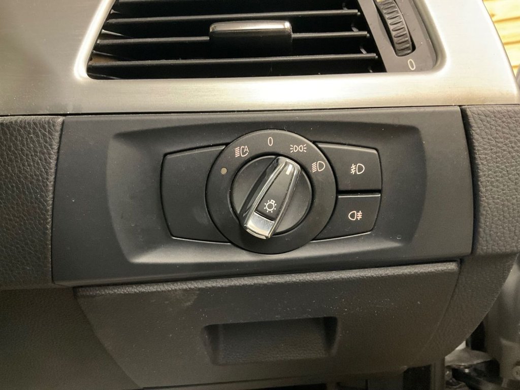 Used BMW 3 Series 2010 for sale - 77966996: Photo 32