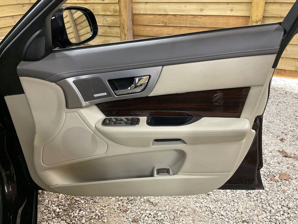 Used Jaguar XF 2010 for sale - 77981466: Photo 10