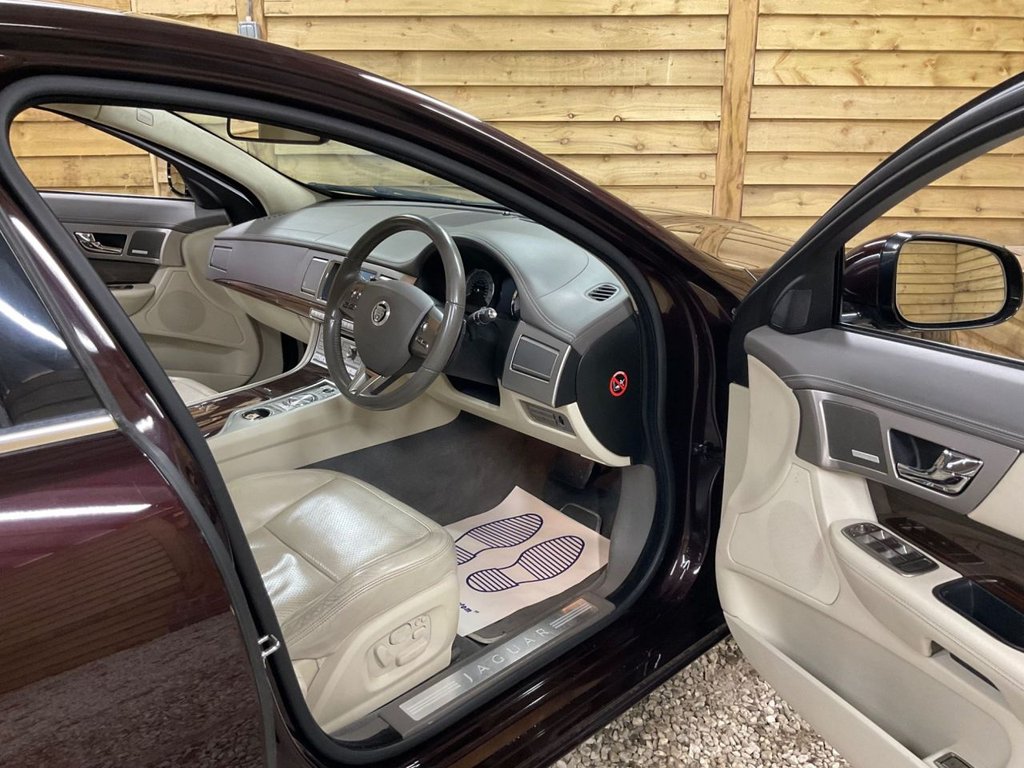 Used Jaguar XF 2010 for sale - 77981466: Photo 13