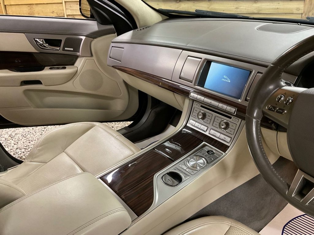 Used Jaguar XF 2010 for sale - 77981466: Photo 16