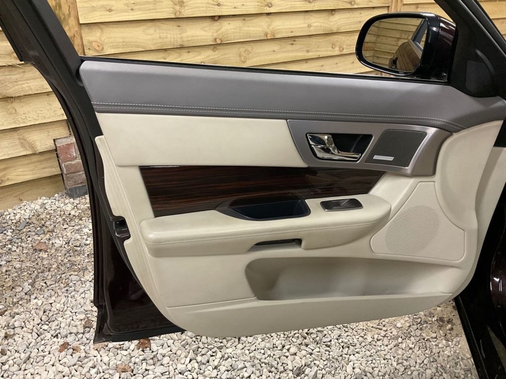 Used Jaguar XF 2010 for sale - 77981466: Photo 23