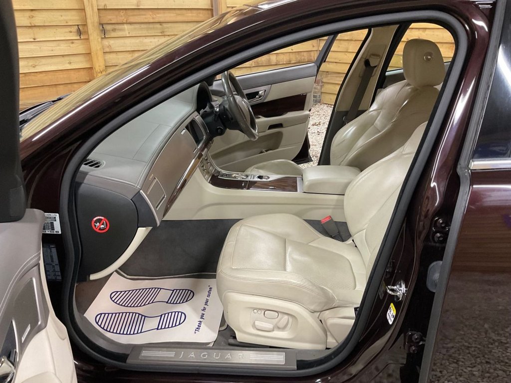 Used Jaguar XF 2010 for sale - 77981466: Photo 27