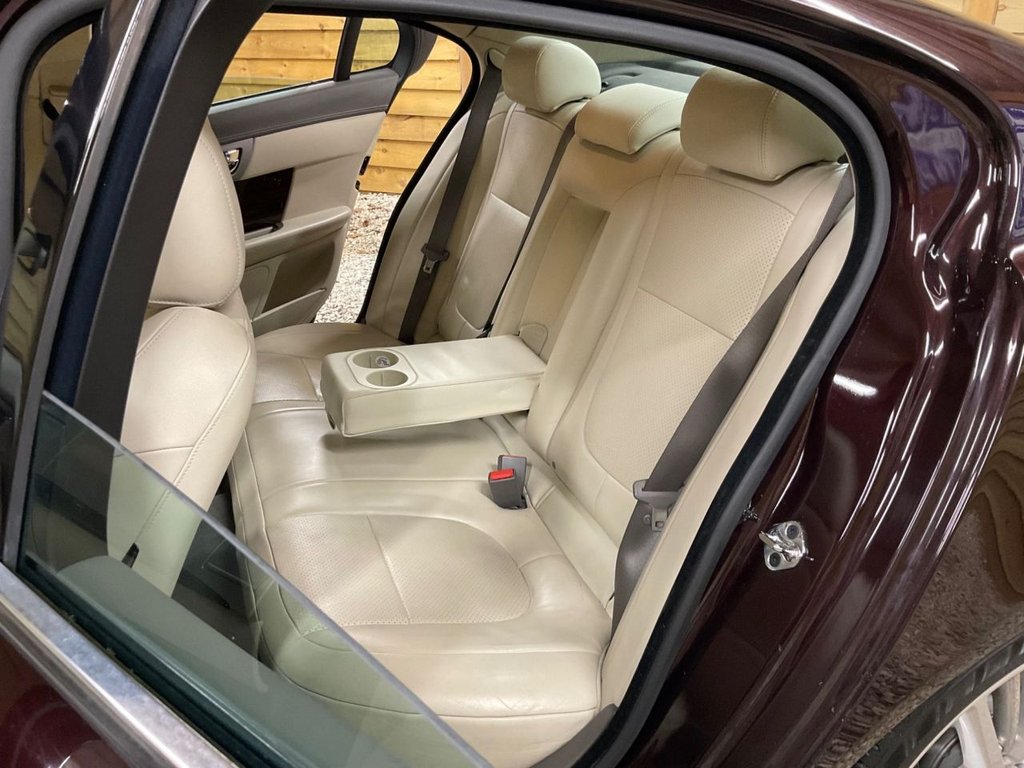 Used Jaguar XF 2010 for sale - 77981466: Photo 30