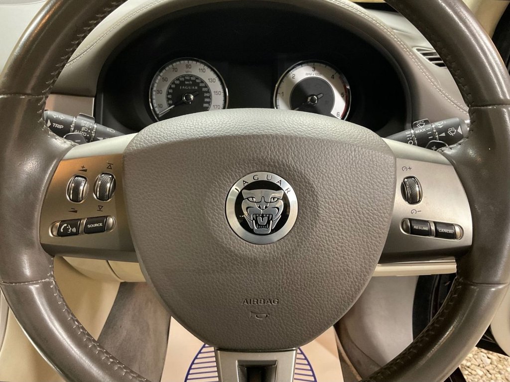 Used Jaguar XF 2010 for sale - 77981466: Photo 40