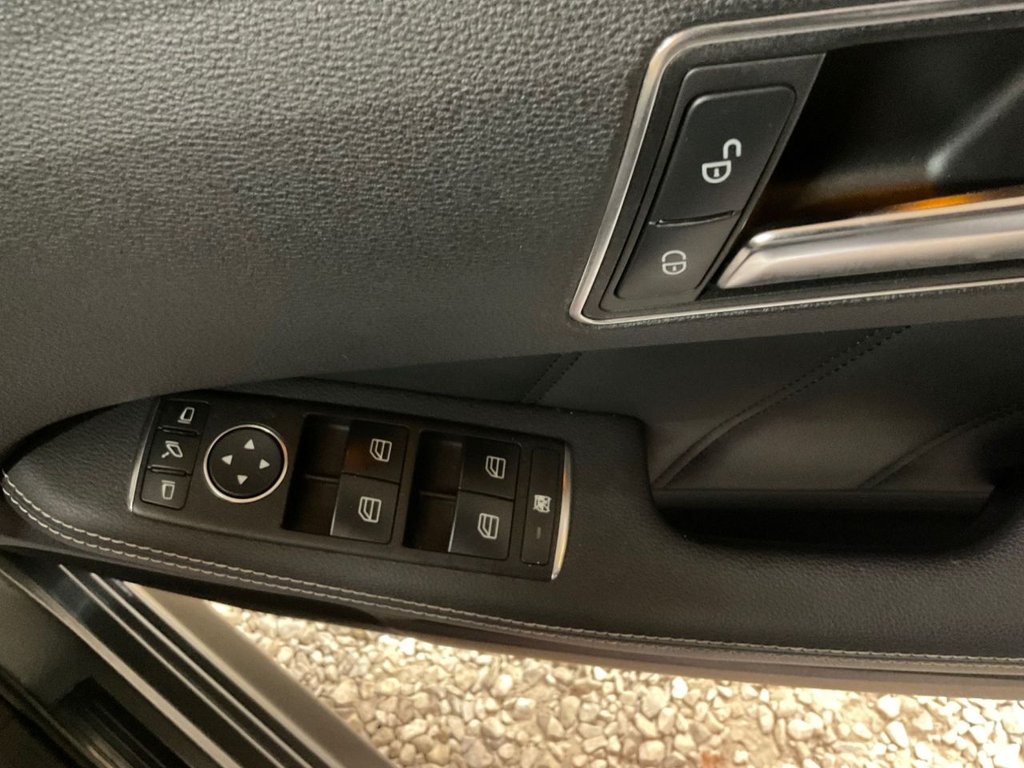 Used Mercedes-Benz E Class 2013 for sale - 76784165: Photo 11