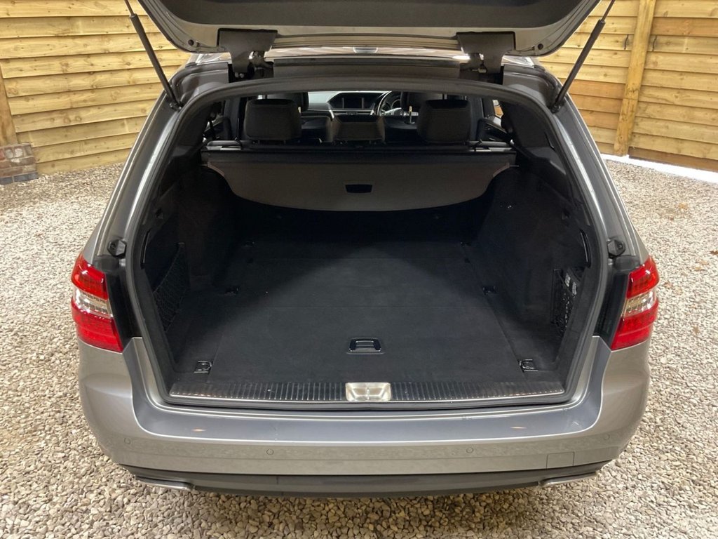 Used Mercedes-Benz E Class 2013 for sale - 76784165: Photo 49