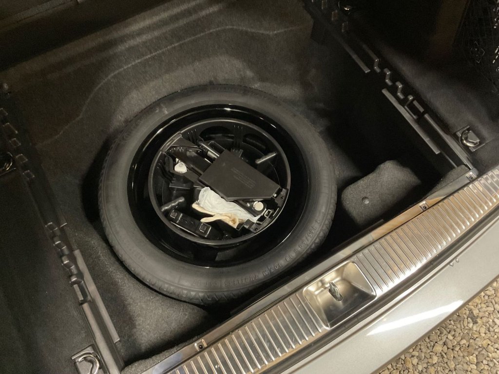 Used Mercedes-Benz E Class 2013 for sale - 76784165: Photo 50