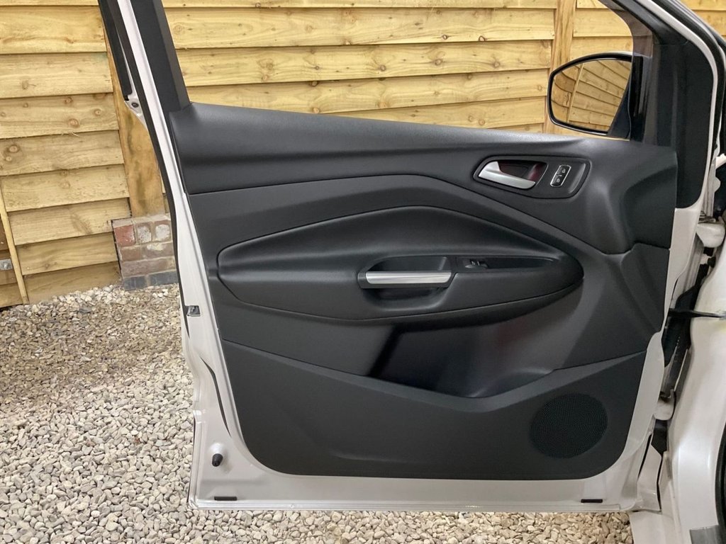 Used Ford Kuga 2015 for sale - 76605048: Photo 19