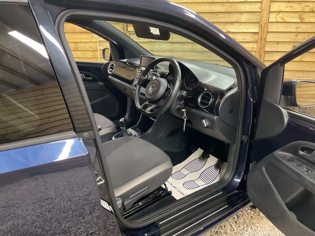 Used Volkswagen up! 2015 for sale - 76751064: Photo 11