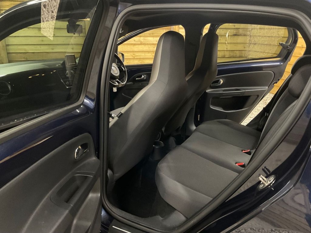 Used Volkswagen up! 2015 for sale - 76751064: Photo 21