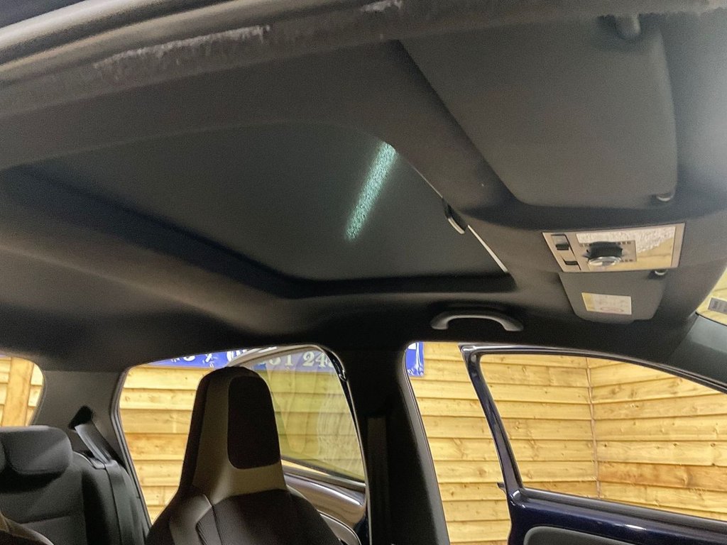 Used Volkswagen up! 2015 for sale - 76751064: Photo 29