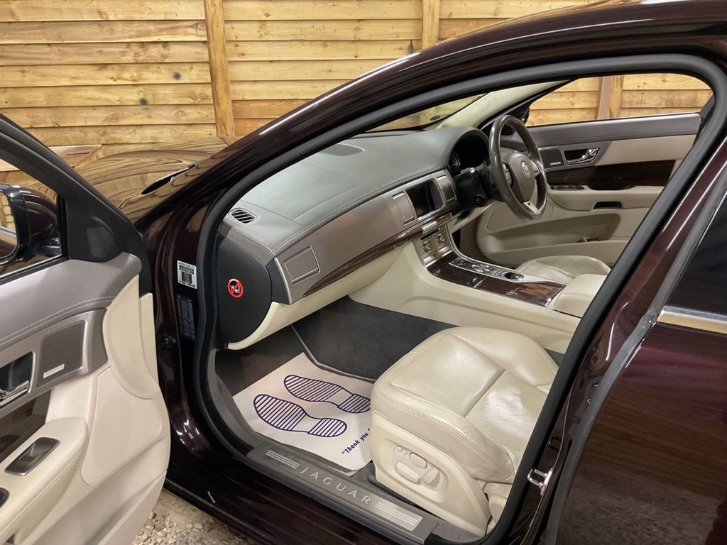Used Jaguar XF 2010 for sale - 77477723: Photo 25