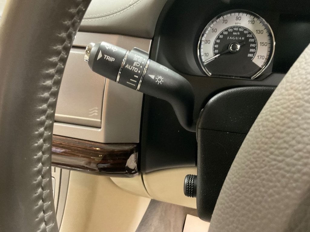 Used Jaguar XF 2010 for sale - 77477723: Photo 38