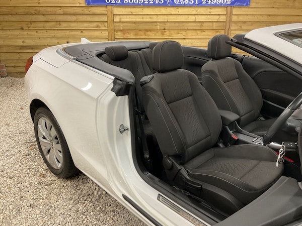 Used Vauxhall Cascada 2016 for sale - 76235648: Photo 14