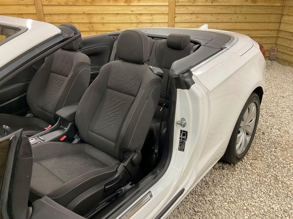 Used Vauxhall Cascada 2016 for sale - 76235648: Photo 21