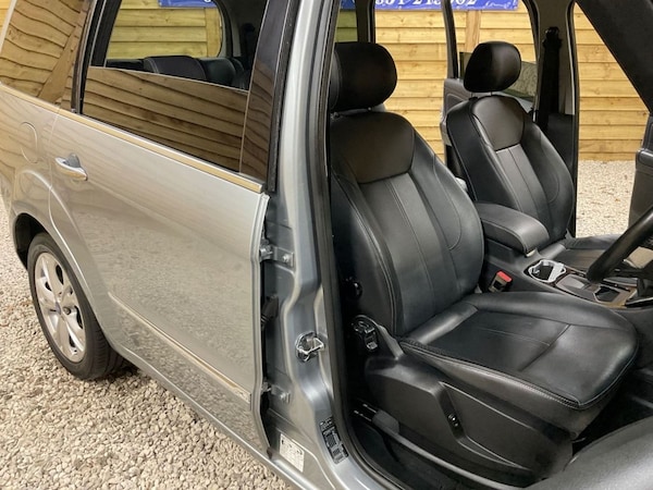 Used Ford Galaxy 2013 for sale - 76235661: Photo 16