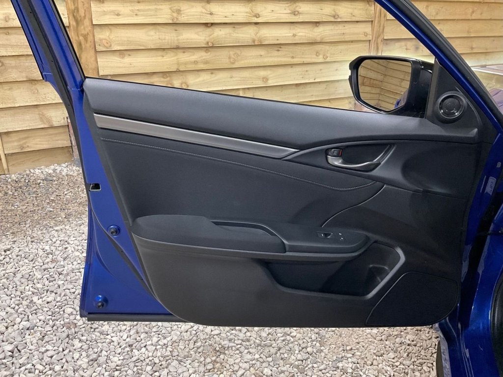 Used Honda Civic 2021 for sale - 76604943: Photo 17