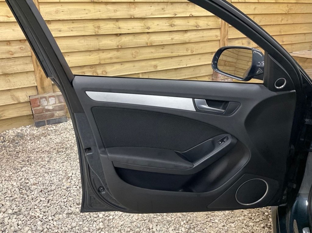 Used Audi A4 Avant 2010 for sale - 76429910: Photo 18