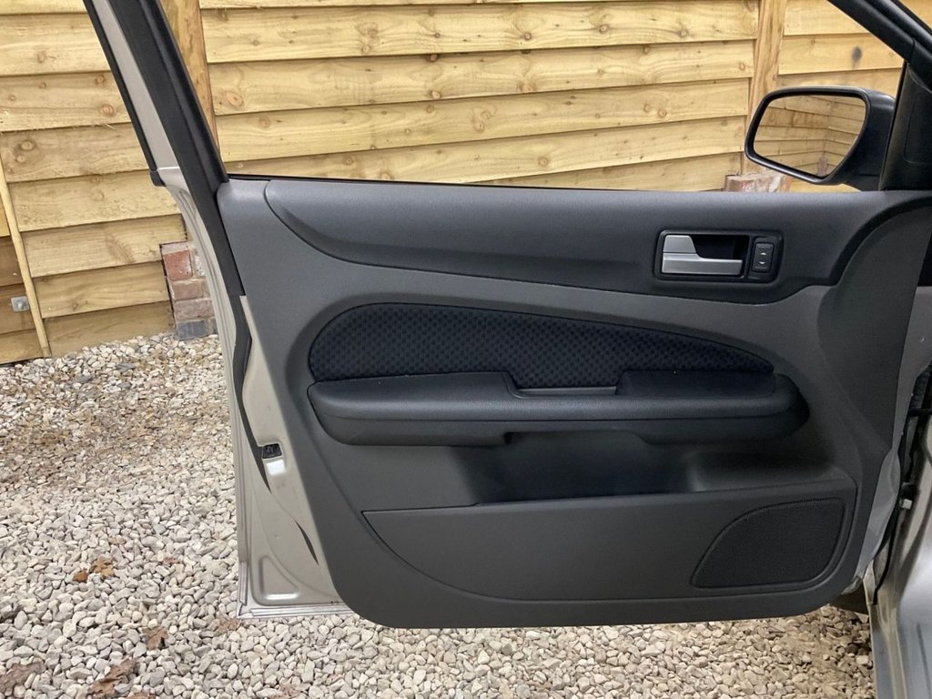 Used Ford Focus 2006 for sale - 77966790: Photo 21