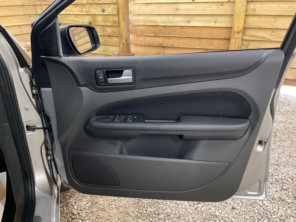 Used Ford Focus 2006 for sale - 77966790: Photo 9