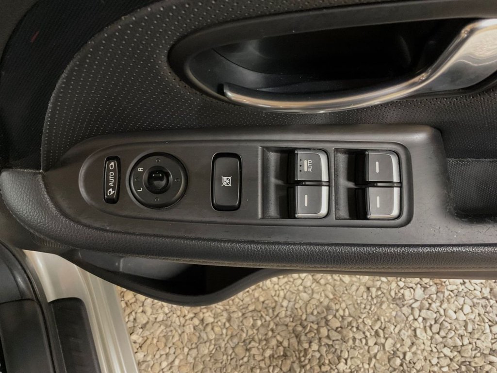 Used Kia Carens 2013 for sale - 76617627: Photo 11