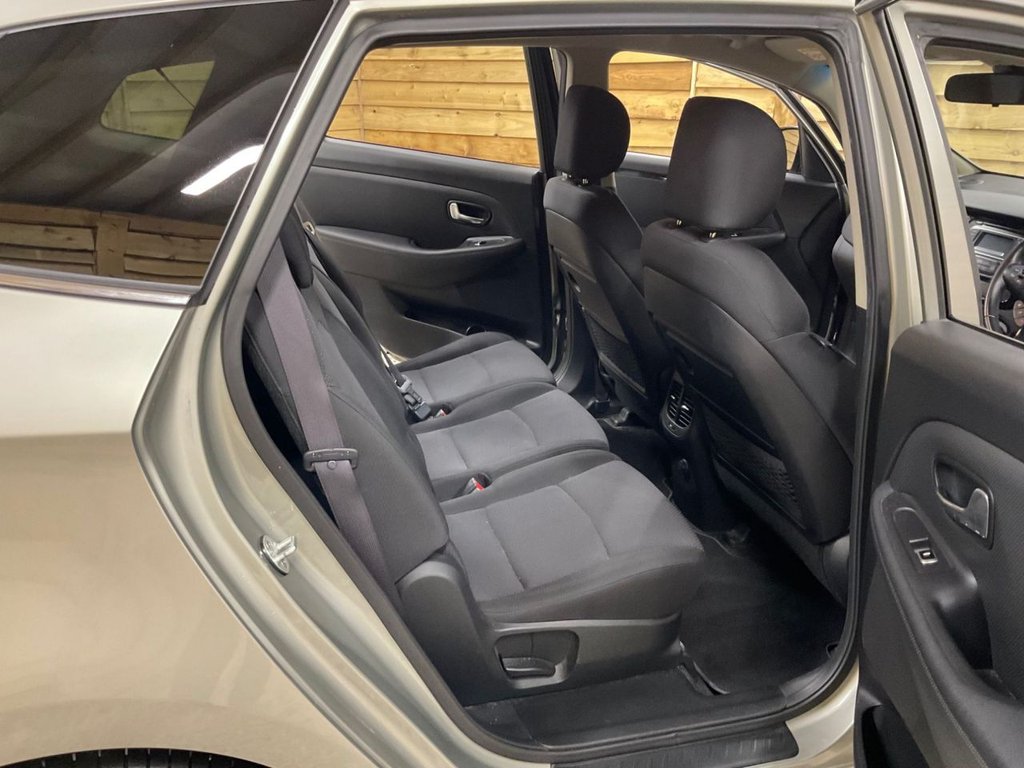 Used Kia Carens 2013 for sale - 76617627: Photo 17